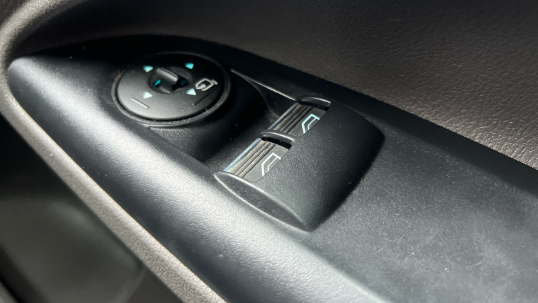 Ford Transit Connect 250 L2 Diesel 1.5 EcoBlue 100ps Limited Van